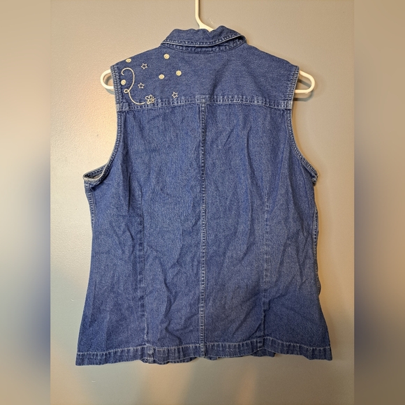 Vintage Disney. Pooh denim vest. Size Large - Picture 4 of 8